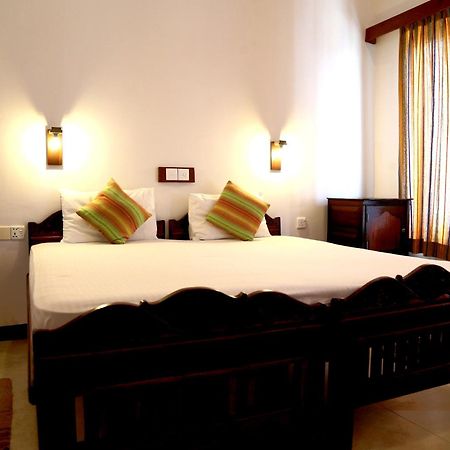 נגומבו Dephani Beach Hotel מראה חיצוני תמונה