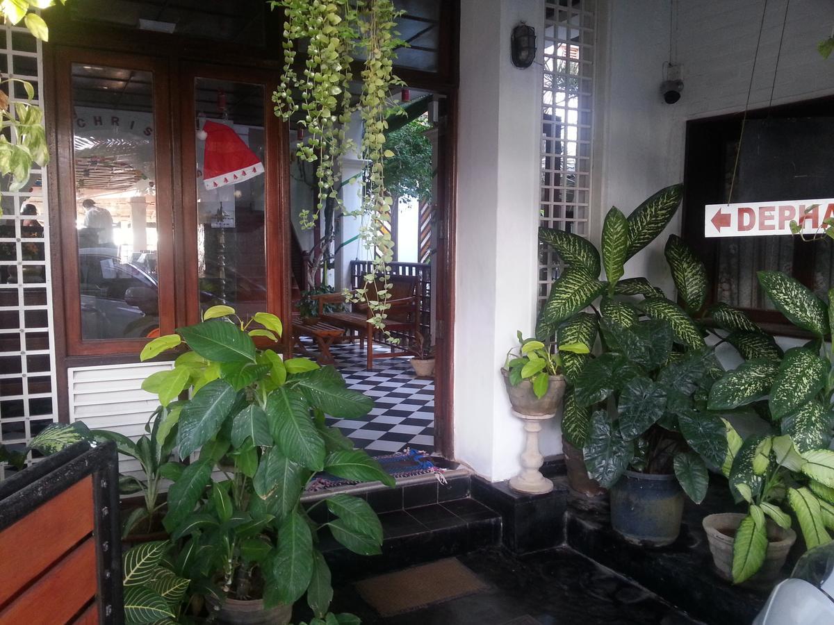 נגומבו Dephani Beach Hotel מראה חיצוני תמונה