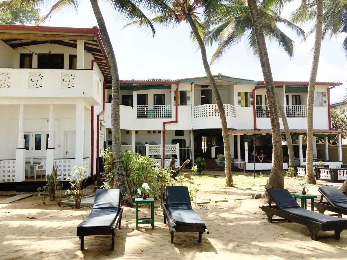 נגומבו Dephani Beach Hotel מראה חיצוני תמונה