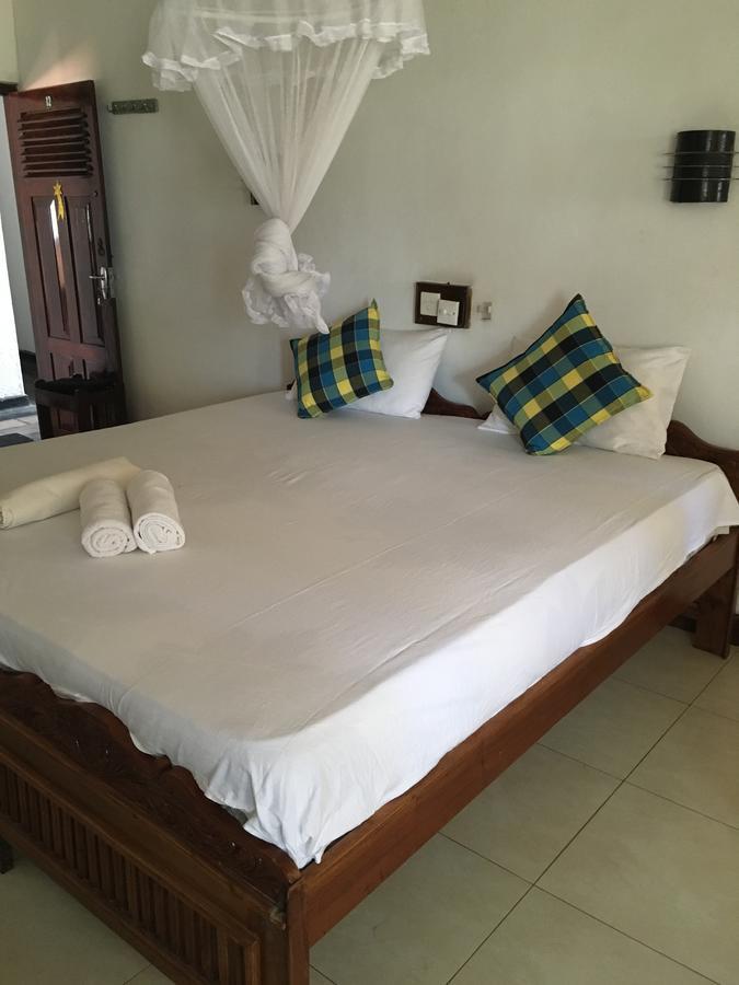 נגומבו Dephani Beach Hotel מראה חיצוני תמונה
